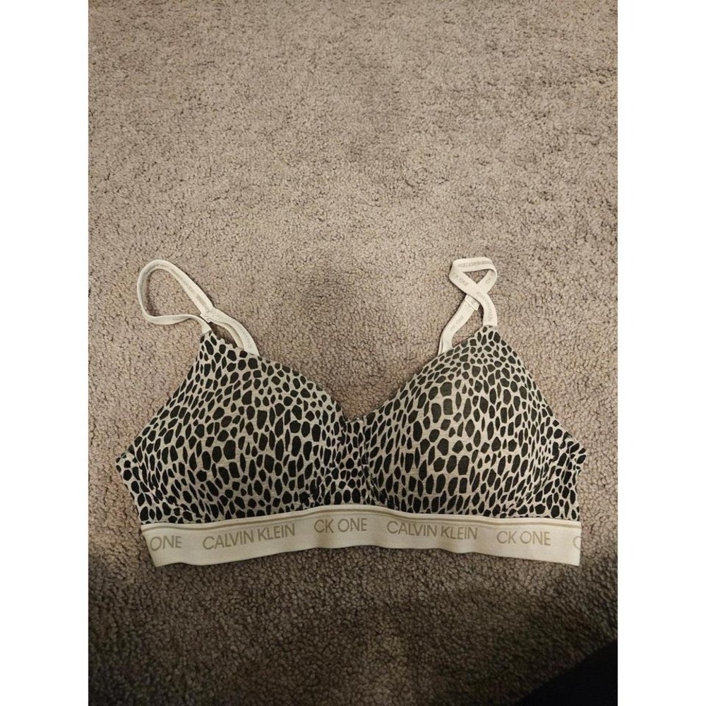 Calvin klein one wireless bra size large